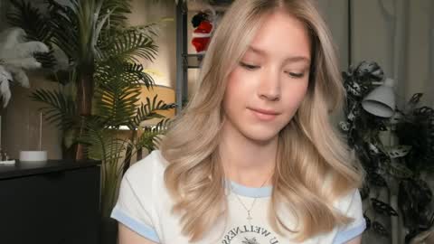 Natalie online show from 04/11/26, 07:45