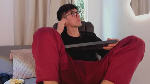 etham_wolf1 online show from 04/16/26, 04:52