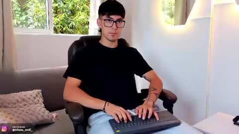 Snapshot of etham_wolf1 chatting on 06/11/26, 06:50 etham_wolf1 online show from 06/11/26, 06:50