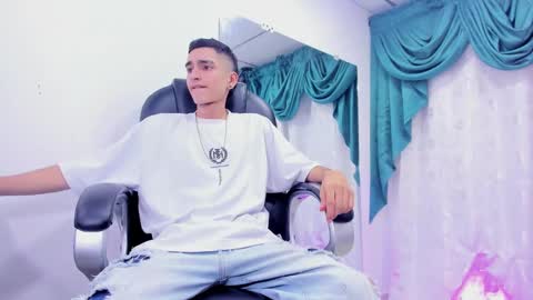 Ethan online show from 01/08/25, 07:56