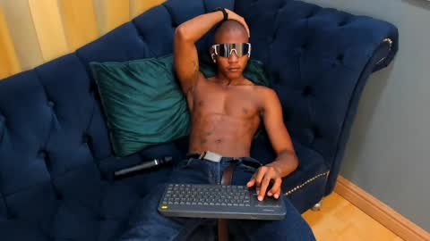 Snapshot of ethan_fox11 chatting on 01/27/25, 05:37 King Ethan online show from 01/27/25, 05:37