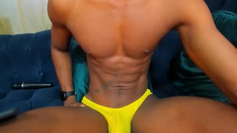 Snapshot of ethan_fox11 chatting on 10/10/25, 02:38 King Ethan online show from 10/10/25, 02:38