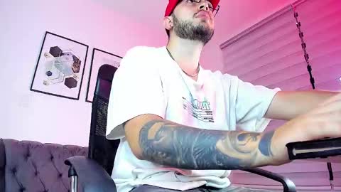 Snapshot of ethan_greacee chatting on 02/14/26, 12:13 ethan_greacee online show from 02/14/26, 12:13