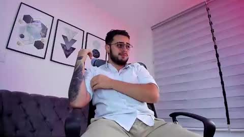 Snapshot of ethan_greacee chatting on 02/19/26, 12:01 ethan_greacee online show from 02/19/26, 12:01