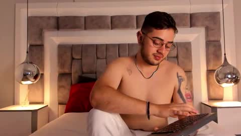 ethan_greys online show from 11/16/25, 03:34