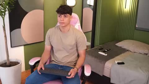 ethan_occonor online show from 09/24/25, 06:44