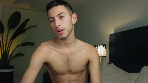 Snapshot of ethan_skiny_ chatting on 12/22/24, 04:17 Joan online show from 12/22/24, 04:17