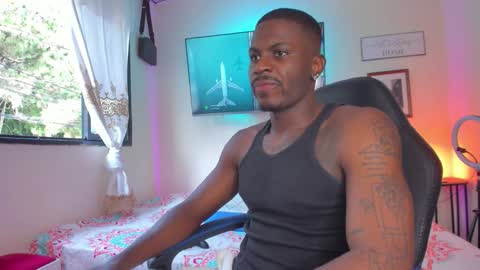 ethan travis online show from 11/22/25, 09:03