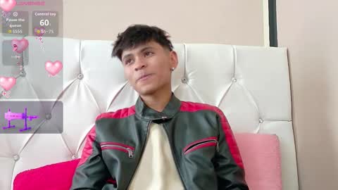 Snapshot of ethan_westt chatting on 10/28/25, 08:44 Ethan online show from 10/28/25, 08:44