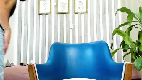 Snapshot of ethangrey_ chatting on 09/17/25, 11:23 Ethan Grey online show from 09/17/25, 11:23