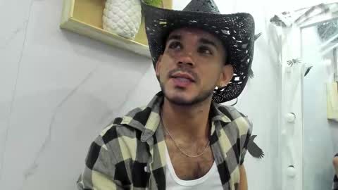 Snapshot of ethangrey_ chatting on 10/22/25, 11:32 Ethan Grey online show from 10/22/25, 11:32