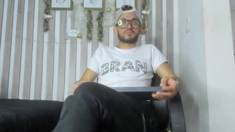 Snapshot of ethangrey_ chatting on 12/20/25, 11:17 Ethan Grey online show from 12/20/25, 11:17