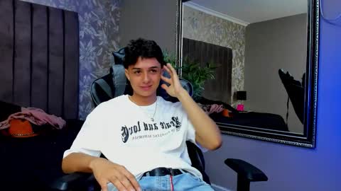 Snapshot of ethanlowell chatting on 10/13/25, 05:51 ethanlowell online show from 10/13/25, 05:51