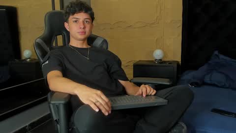 ethanlowell online show from 10/27/25, 10:14