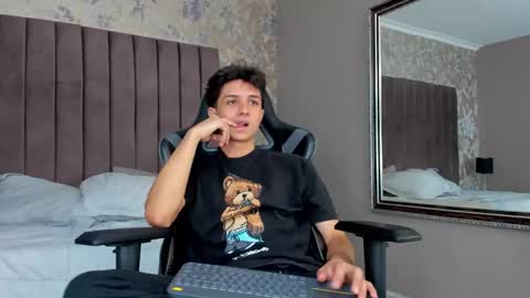 ethanlowell online show from 11/21/25, 05:17