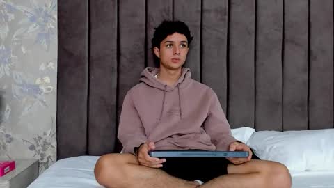 ethanlowell online show from 11/28/25, 05:32