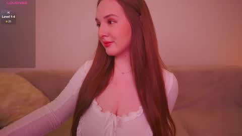 Snapshot of ettennayt chatting on 10/22/25, 06:29 Hello I am AliseNext stream - 1700 GTM1 online show from 10/22/25, 06:29