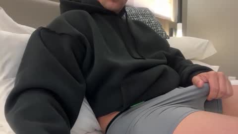 Snapshot of eu_dude chatting on 11/18/25, 02:39 eu_dude online show from 11/18/25, 02:39