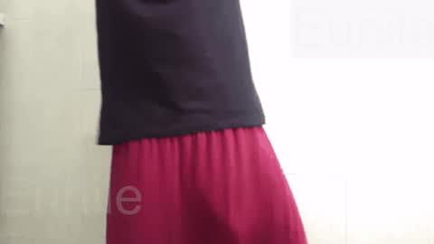 eunile online show from 04/18/26, 12:25