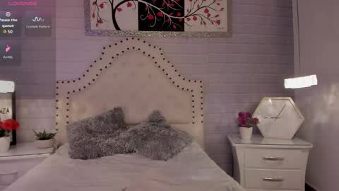 Snapshot of eureekaa chatting on 09/27/25, 02:05 Eurekaa online show from 09/27/25, 02:05