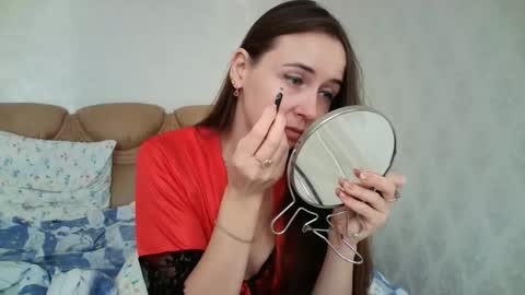 eva00186 online show from 10/24/25, 09:49