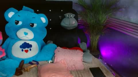 eva_06 online show from 11/10/25, 01:04