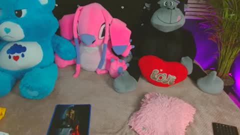 eva_06 online show from 11/15/25, 11:32