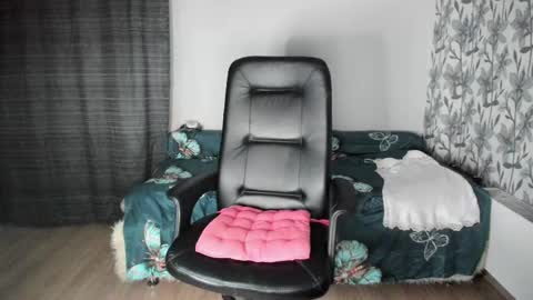 Snapshot of eva_7777 chatting on 03/10/25, 11:27 Eva online show from 03/10/25, 11:27