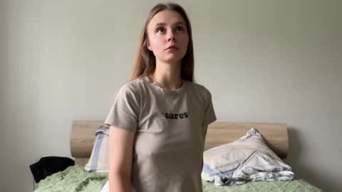 Snapshot of eva_calvin chatting on 10/01/25, 04:40 Eva Calvin online show from 10/01/25, 04:40