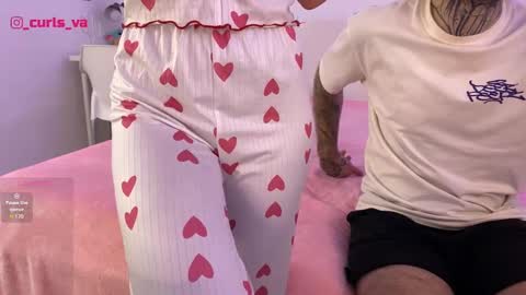 Snapshot of eva_curl chatting on 12/22/24, 11:11 Hi were Eva and David online show from 12/22/24, 11:11