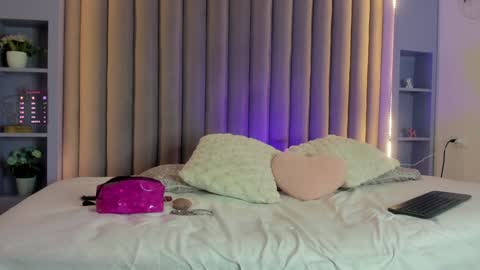 Snapshot of eva_daemon chatting on 02/06/25, 11:21 EVA DAEMON online show from 02/06/25, 11:21