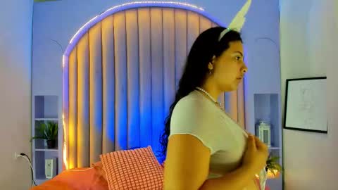 Snapshot of eva_daemon chatting on 09/25/25, 11:36 EVA DAEMON online show from 09/25/25, 11:36