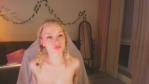 Snapshot of eva_davi chatting on 10/29/25, 02:25 Eva Davis online show from 10/29/25, 02:25