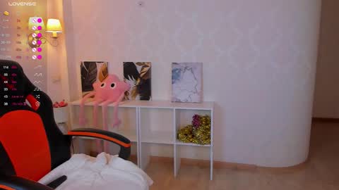 Snapshot of eva_deepsy chatting on 02/12/26, 04:40 Im Eva online show from 02/12/26, 04:40