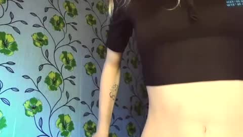 Evvie online show from 05/22/26, 06:09