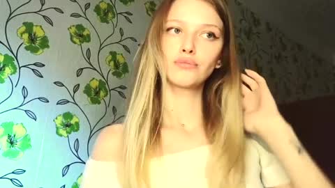 Evvie online show from 05/25/26, 02:23