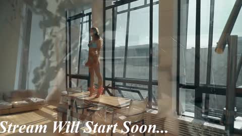 Snapshot of eva_fashionista chatting on 12/13/25, 09:09 Eva online show from 12/13/25, 09:09