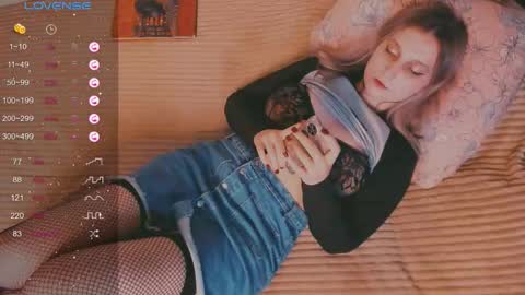 Snapshot of eva_gloss chatting on 10/03/25, 10:45 Eva online show from 10/03/25, 10:45