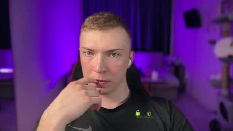 Eva and Iron online show from 02/15/26, 08:38