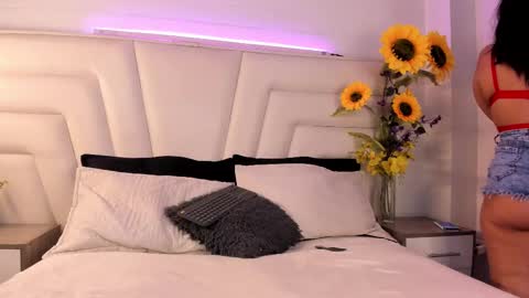 Snapshot of eva_jamees chatting on 09/24/25, 02:48 Eva Jamees online show from 09/24/25, 02:48