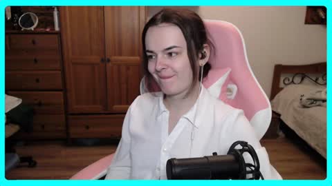 Snapshot of eva_katt chatting on 01/22/25, 12:49 Gamer Katt online show from 01/22/25, 12:49