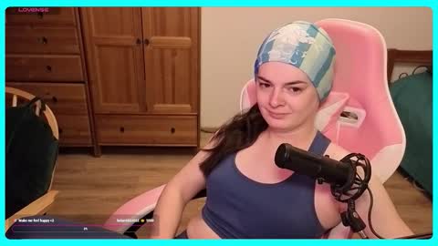 Snapshot of eva_katt chatting on 10/04/25, 10:57 Gamer Katt online show from 10/04/25, 10:57