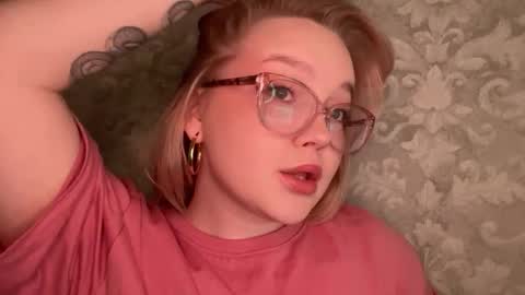 Snapshot of eva_kittenn chatting on 09/22/25, 08:22 eva_kittenn online show from 09/22/25, 08:22