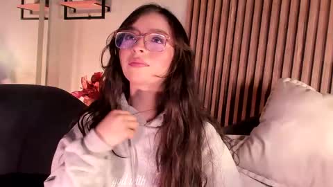 Snapshot of eva_macalliter chatting on 05/20/26, 03:34 Angelinne online show from 05/20/26, 03:34