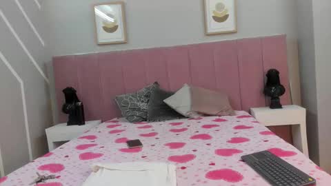 Snapshot of eva_mark chatting on 02/18/26, 11:28 Eva online show from 02/18/26, 11:28