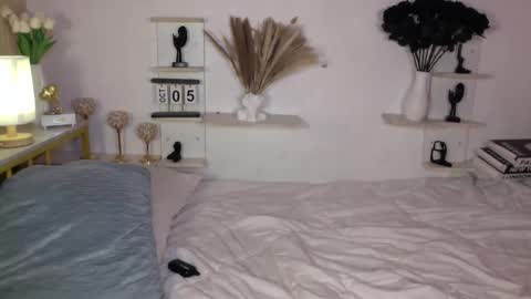 Queen Eva Mazikeen online show from 10/05/25, 09:13