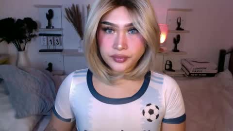 Queen Eva Mazikeen online show from 11/13/25, 08:41