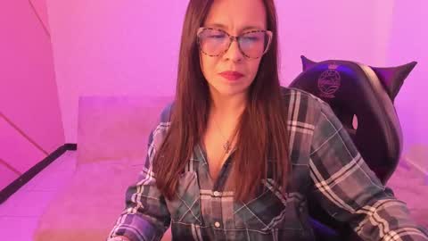 Snapshot of eva_mermaid chatting on 10/06/25, 02:14 Eva online show from 10/06/25, 02:14