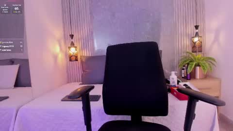 eva online show from 06/11/26, 02:53