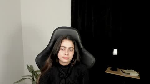 eva_monn online show from 01/07/25, 12:03